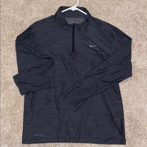 Nike men’s Breathe Quater-zip pullover